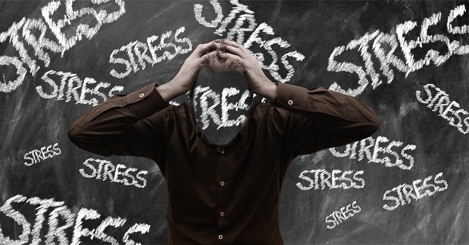 Частые волнения и стресс особенно опасны для мужчин среднего возраста