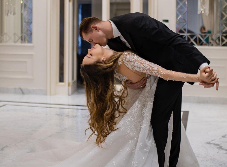 Дмитрий Тарасов и Анастасия Костенко поздравили друг друга с годовщиной свадьбы