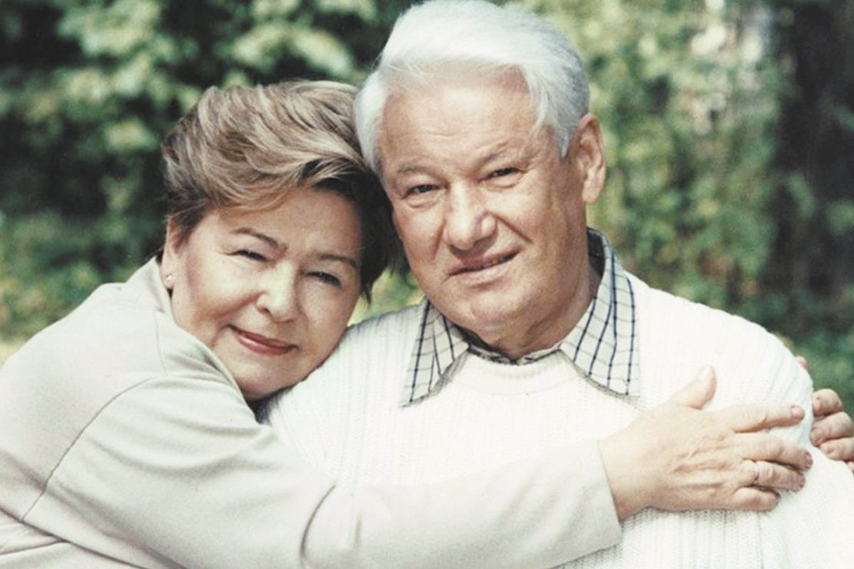 «Спец по унитазам»: Шахназаров рассказал подробности из личной жизни Ельцина и его жены
