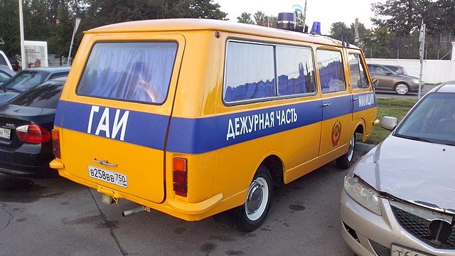 В Москве сотрудники ГИБДД обнаружили связанного мужчину в багажнике остановленной машины
