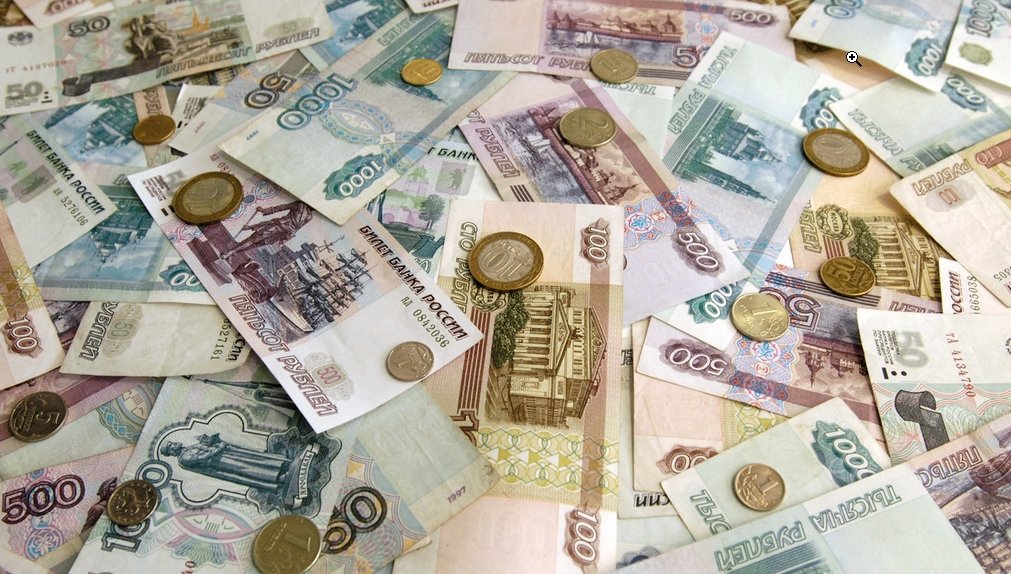 Российский рубль растет к доллару и евро после утреннего снижения