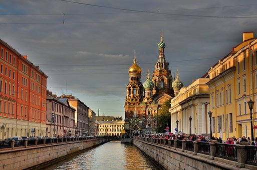 Смольный рискует провалить планы по ликвидации дефицита школ в Петербурге к 2024 году