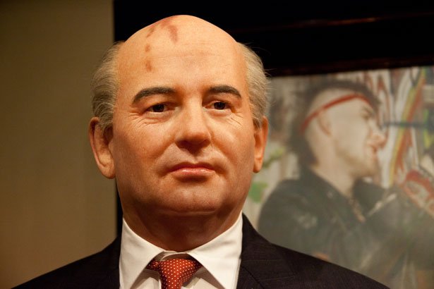 На похоронах Горбачева начался скандал из-за недопуска некоторых СМИ