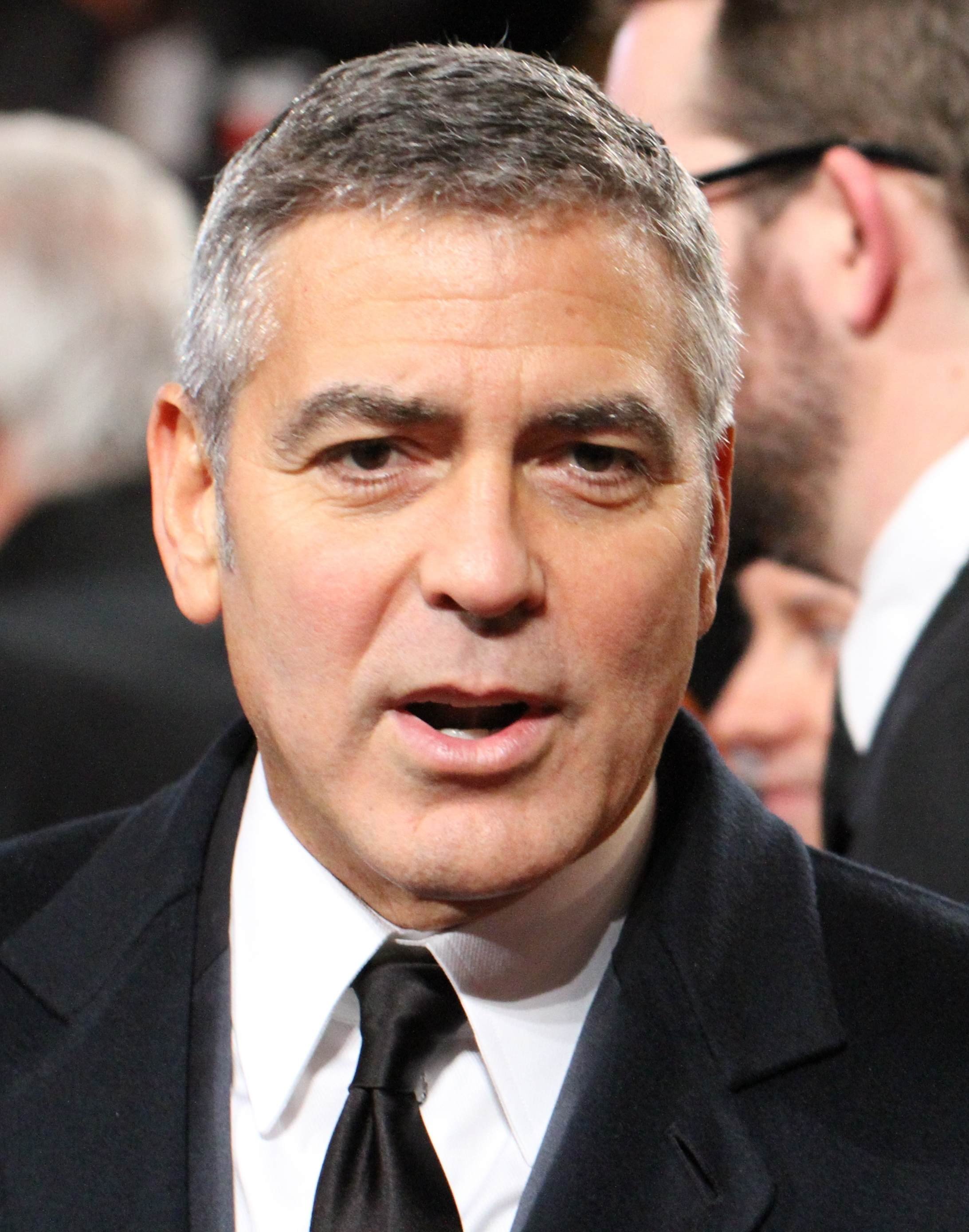 Джордж Клуни и Брэд Питт сыграют в «Четырнадцать друзей Оушена» спустя .