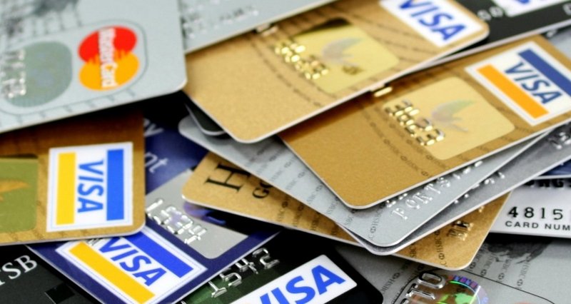 Пластиковые карты уйдут в прошлое: Магазины отказываются принимать кредитки