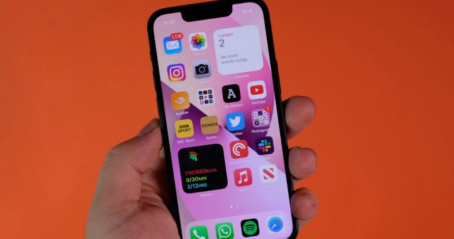 Владельцы iPhone могут получать оскорбительные сообщения и порнографию