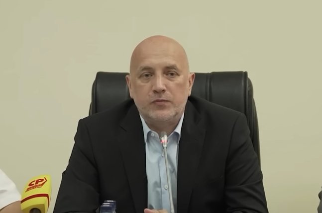 Прилепин: Орбакайте и Николаев устроили "диверсию", надев наряды с цветами флага Украины