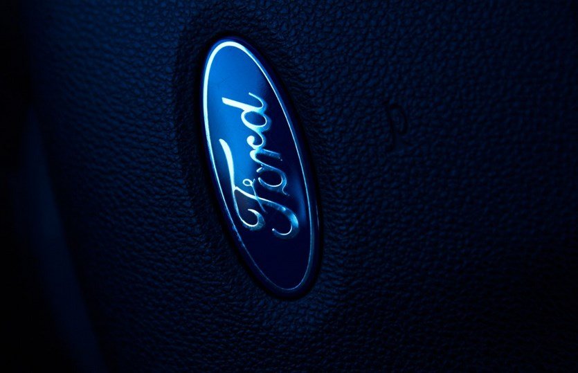 Ford представила мужскую версию внедорожника Ford Explorer