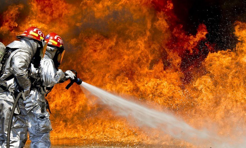 МЧС: В Одинцово пожарные ликвидировали открытое горение на складе