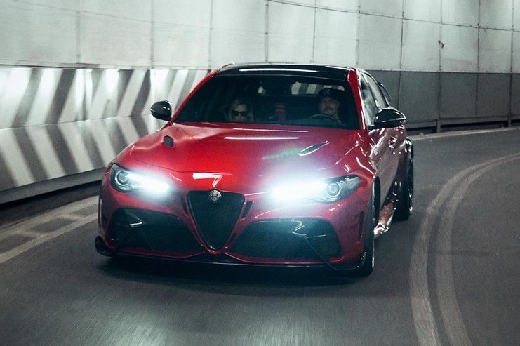 Валттери Боттас «въехал в гоночную неделю» на новом Alfa Romeo
