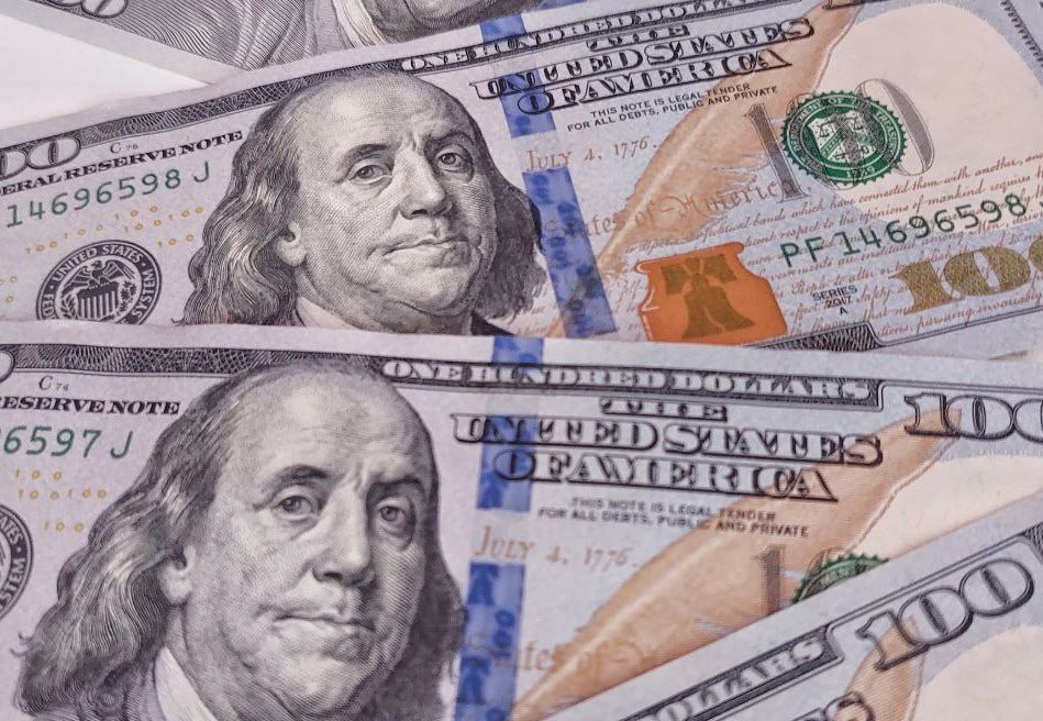 МТС-банк из-за санкций США остановил операции по конвертации долларов для бизнеса