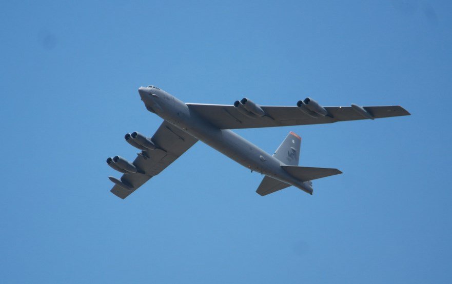 Exxpress: США своими маневрами B-52 у границ России могут спровоцировать Третью мировую войну