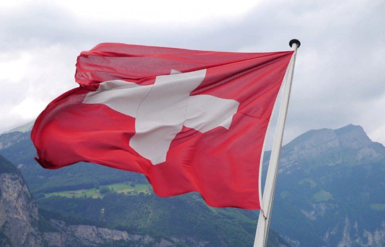 Швейцарские банки жалуются на бегство китайских клиентов из-за санкций