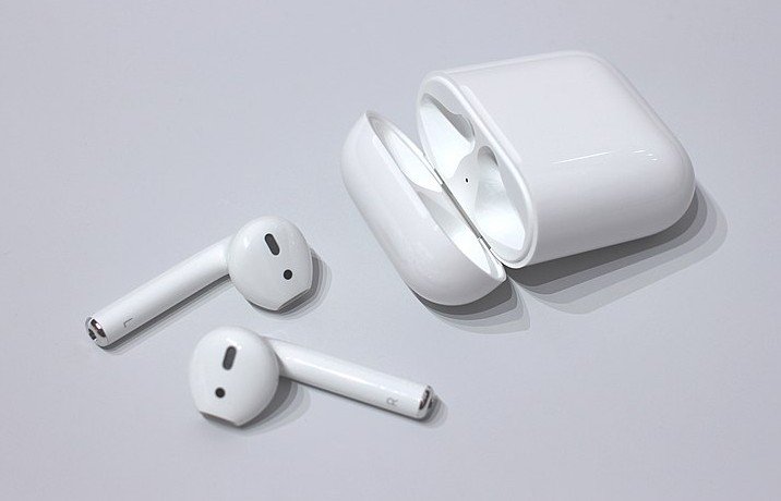 Apple хочет превратить AirPods в слуховой аппарат