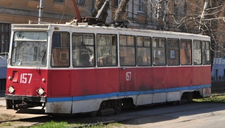 В Екатеринбурге неизвестный открыл огонь по трамваю с пассажирами