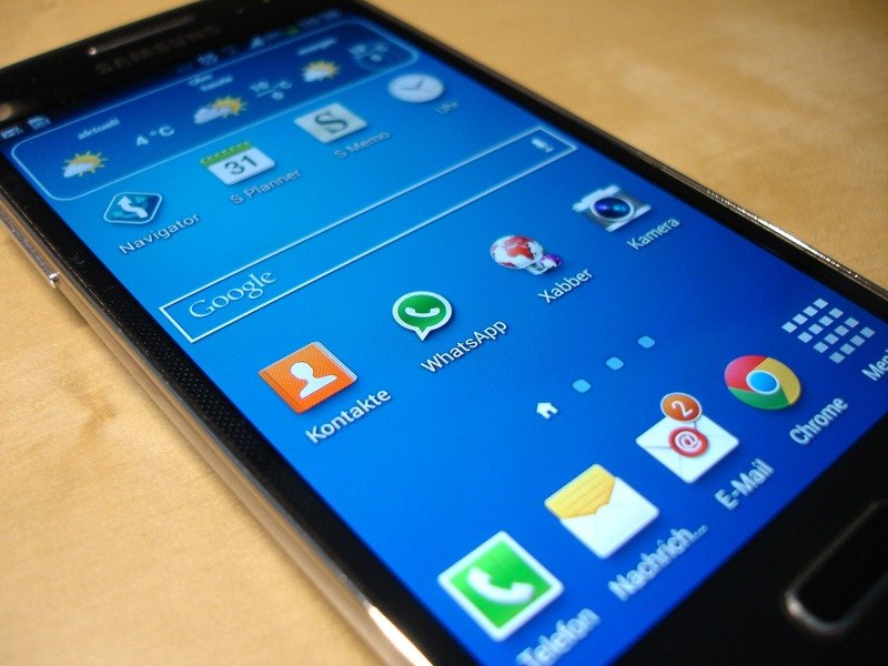 Из-за уязвимости модемов в Google призвали владельцев смартфонов Samsung отключить две функции