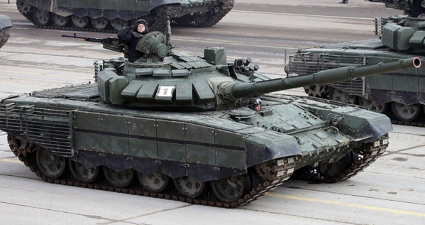 В Нидерландах возложили цветы к привезенному из Берлина танку Т-72