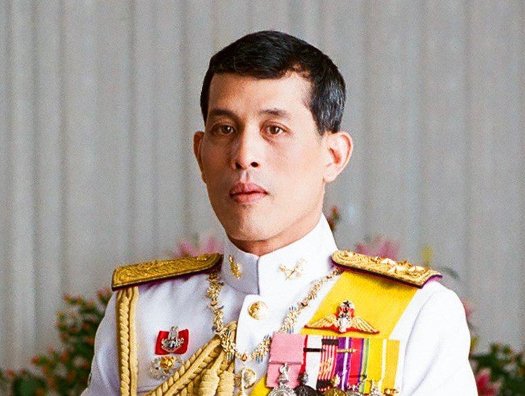 Король и королева Таиланда в спортивной одежде замечены в Пхукете
