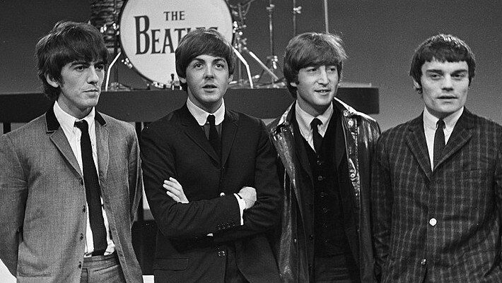 Автографы участников The Beatles захотели продать за 9 000 000 рублей