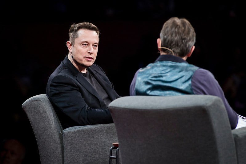Илон Маск анонсировал инвестиции Tesla в ИИ на 10 миллиардов долларов в 2024 году
