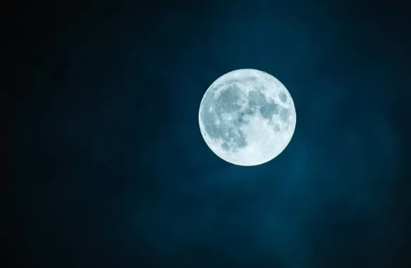 Неожиданная деталь в лунном грунте грозит изменить представления о Луне