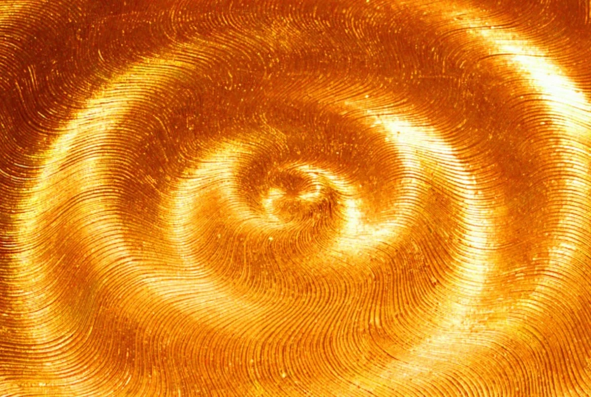 Солнце произвело крупный двойной взрыв на обратной стороне