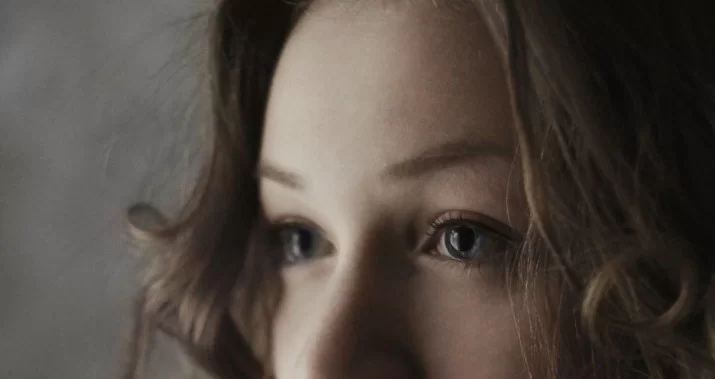 Сон без подушки может снизить риск повреждения глаз при глаукоме