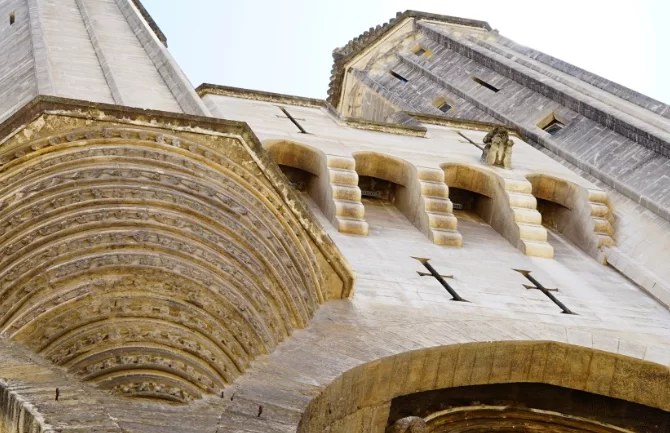 Под церковью в Дижоне обнаружили древний некрополь нескольких эпох