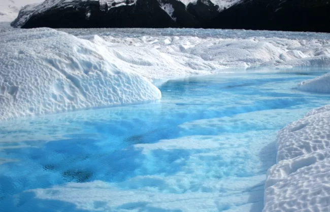 Ученые обнаружили древнюю стену на дне Атлантики