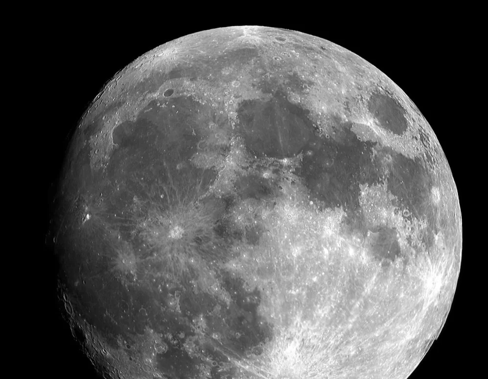 Аполлон показал меньший вклад метеоритов в происхождение воды на Земле