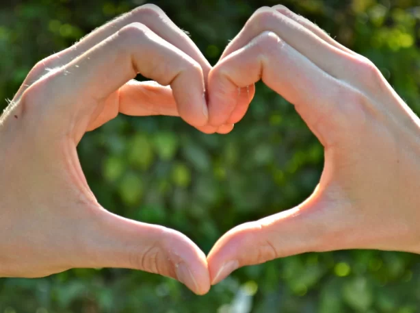 Ученые объяснили, почему взрослым важно оставаться игривыми